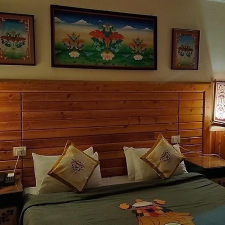 Auspiscious Him View Hotel McLeod Ganj Exteriör bild